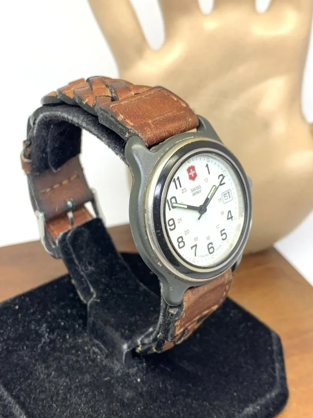 Victorinox Swiss Army Unisex Field Watch Quartz White Dial Brown Leather 34mm